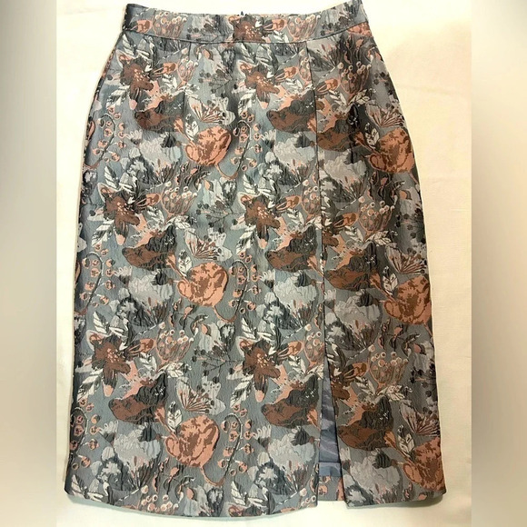 Anthropologie Isla Maude 3/4 length floral chromatic skirt sz S  excellent cond - Picture 1 of 10